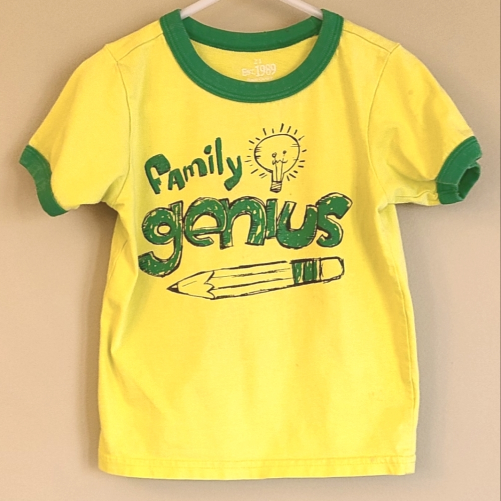 "Family Genius" yellow/green short sleeved tee shirt